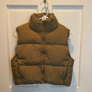 NWT H&M Women’s Olive Green Puffer Vest